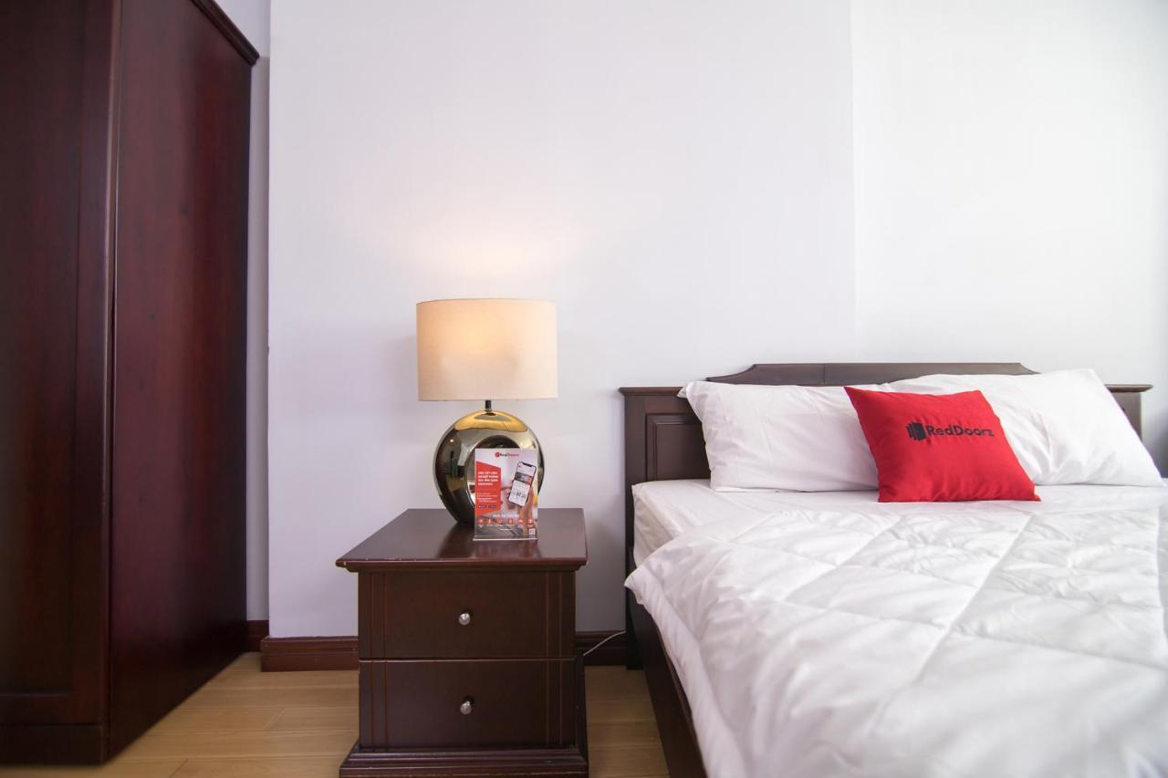 Reddoorz Near Hoa Lu Stadium Cidade de Ho Chi Minh Exterior foto