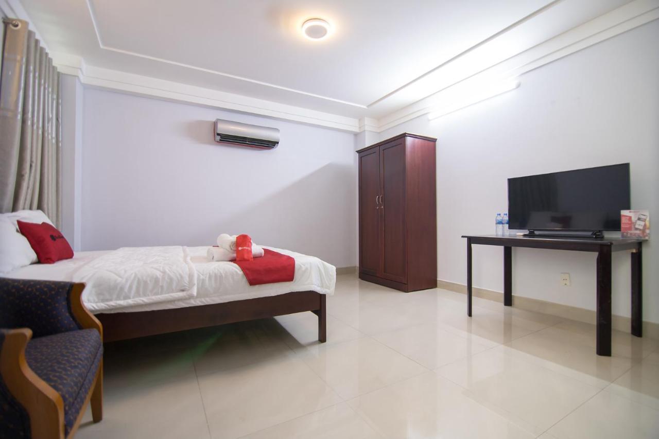 Reddoorz Near Hoa Lu Stadium Cidade de Ho Chi Minh Exterior foto